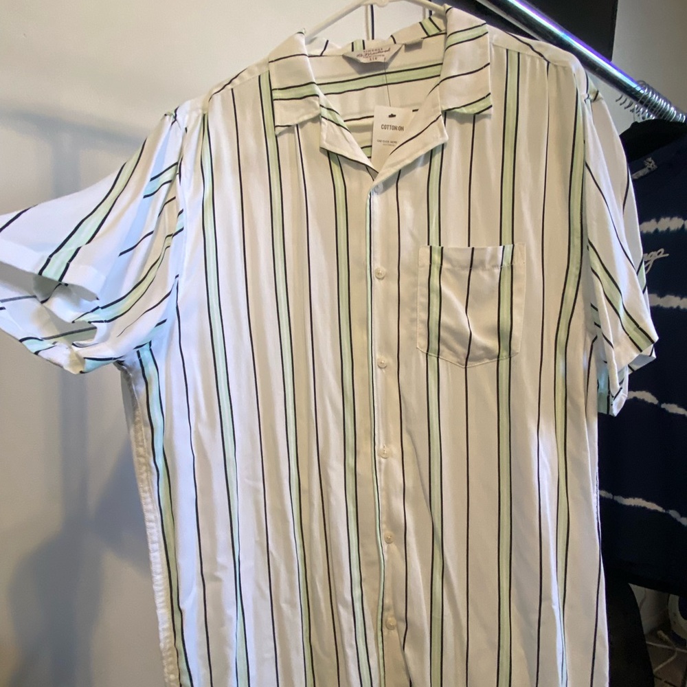BRAND: Cotton On SIZE: Large (Men) COLOR: White, Mint Green with Black
